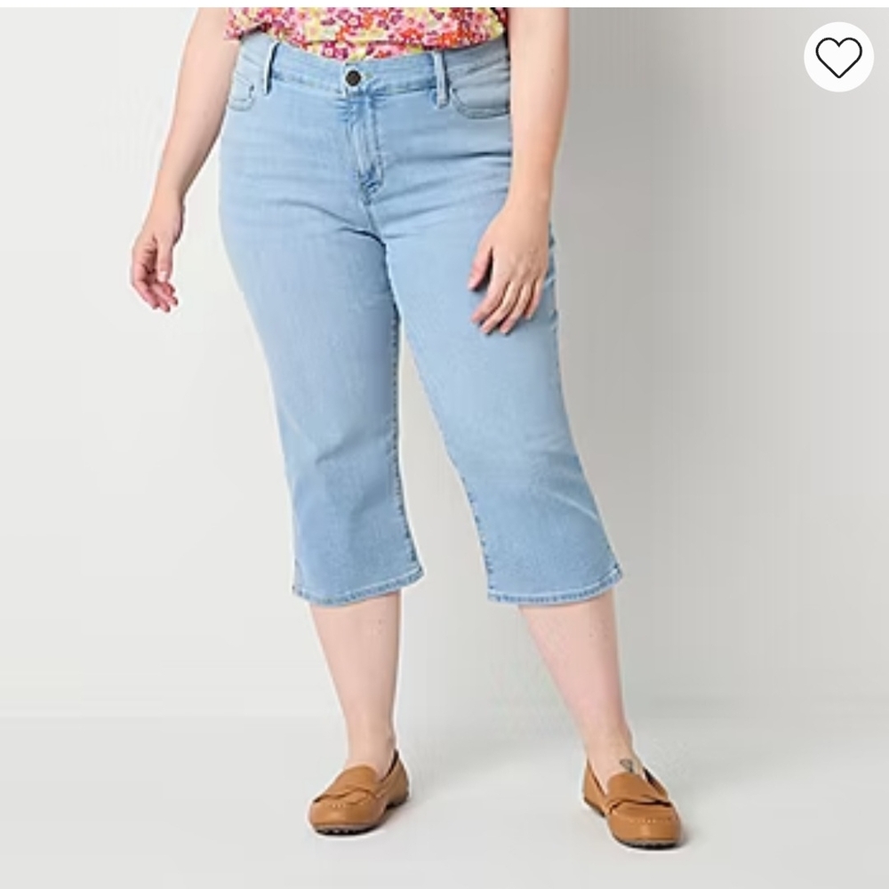 St. John's Bay Light Wash Jean Capris Size 14